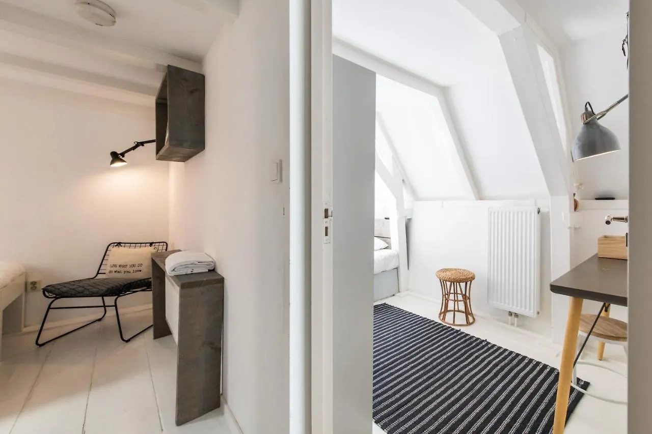 Two Bedroom Apartment In Historic Canalhouse From 1618 - City Centre 阿姆斯特丹
