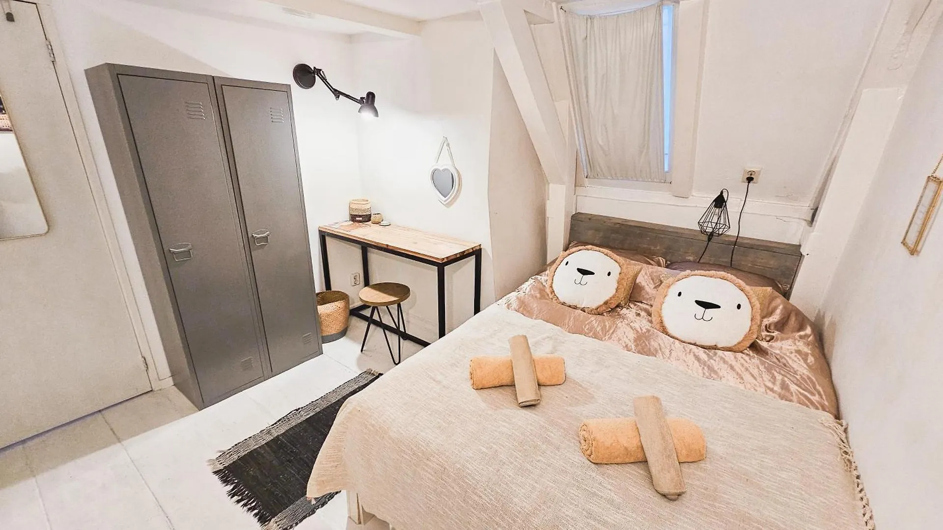 住宿加早餐酒店 Two Bedroom Apartment In Historic Canalhouse From 1618 - City Centre 阿姆斯特丹