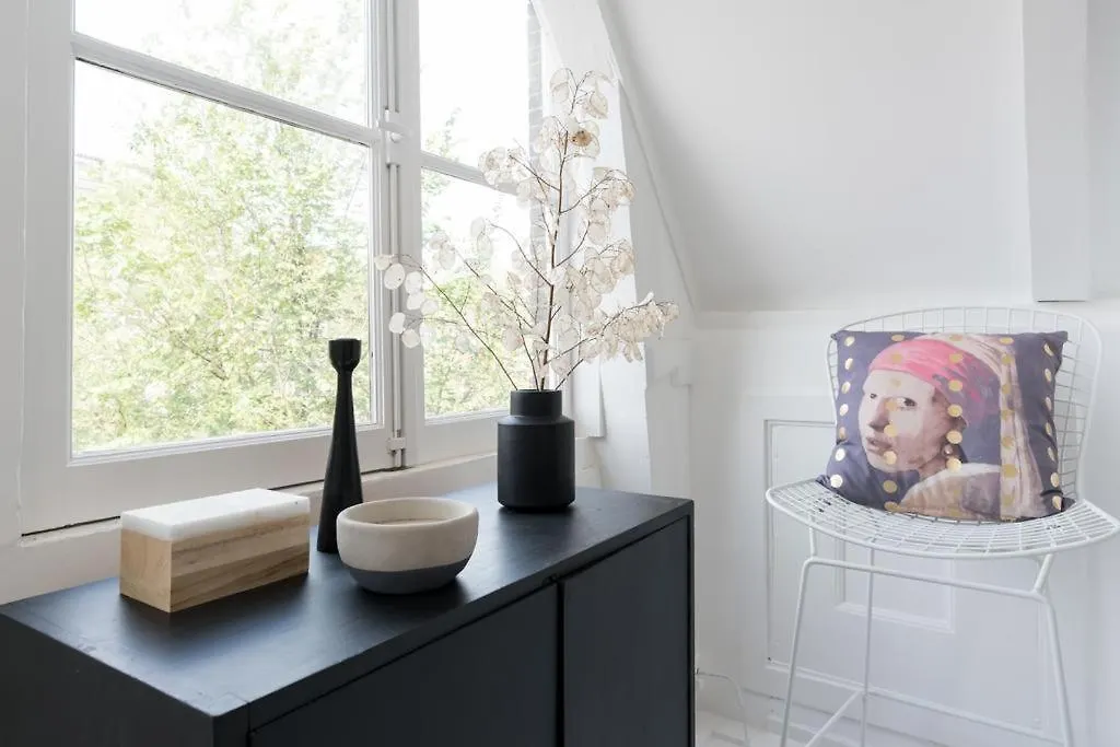 Two Bedroom Apartment In Historic Canalhouse From 1618 - City Centre Amsterdam