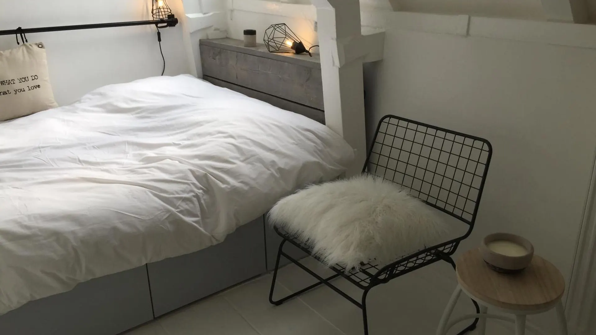 Two Bedroom Apartment In Historic Canalhouse From 1618 - City Centre Amsterdam Niederlande
