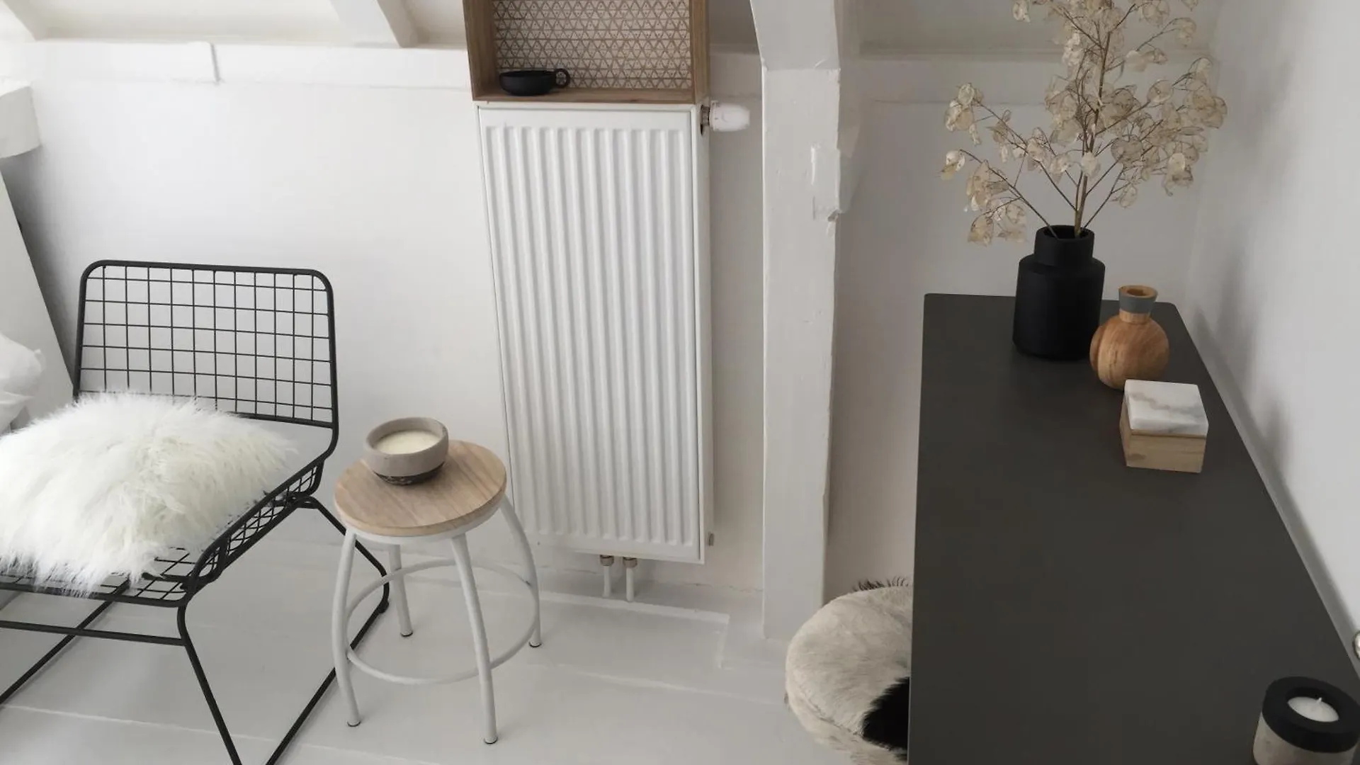 Two Bedroom Apartment In Historic Canalhouse From 1618 - City Centre Amsterdam 2*,